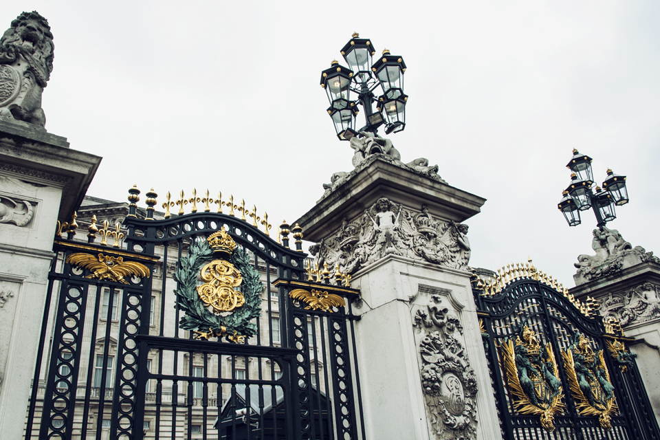 Travel and Play | Cultural Tours | England | Buckingham Palace 